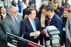 بولخراص يشرف على إفتتاح صالون الكهرباء والطاقات المتجددة