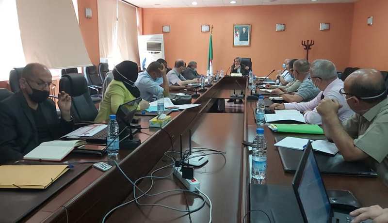 بن بوزيد يعقد اجتماعا طارئا مع مدراء مستشفيات العاصمة حول الوضعية الوبائية