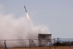 المقاومة الفلسطينية تقصف مدنا ومطارا صهيونيا