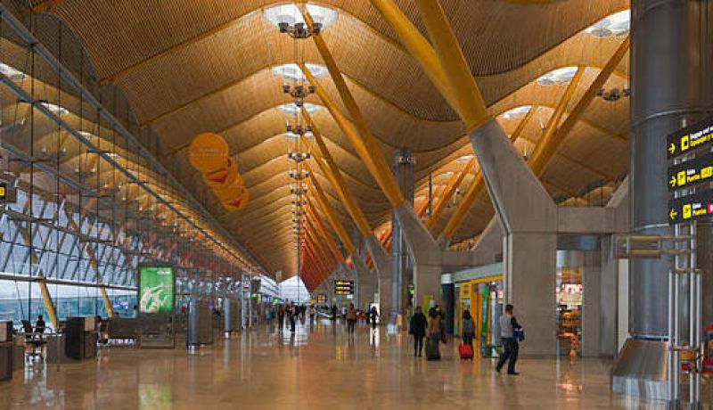 إغلاق المجال الجوي بمطار مدريد بعد العثور على طائرة بدون طيار