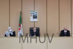 وزير السكن يجتمع مع ممثلي أرباب العمل وإطارات الوزارة