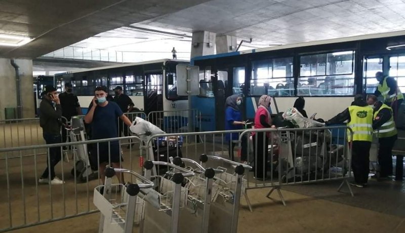 نقل المواطنين الجزائريين القادمين من الإمارات الى مركب أديم ببومرداس
