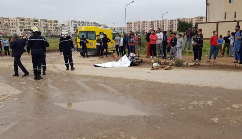 الشلف: وفاة عشريني في اصطدام دراجة نارية بشاحنة ذات مقطورة