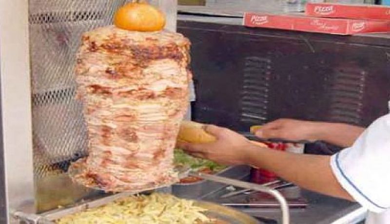 محلات “فاست فود” تستأنف نشاطها غدا