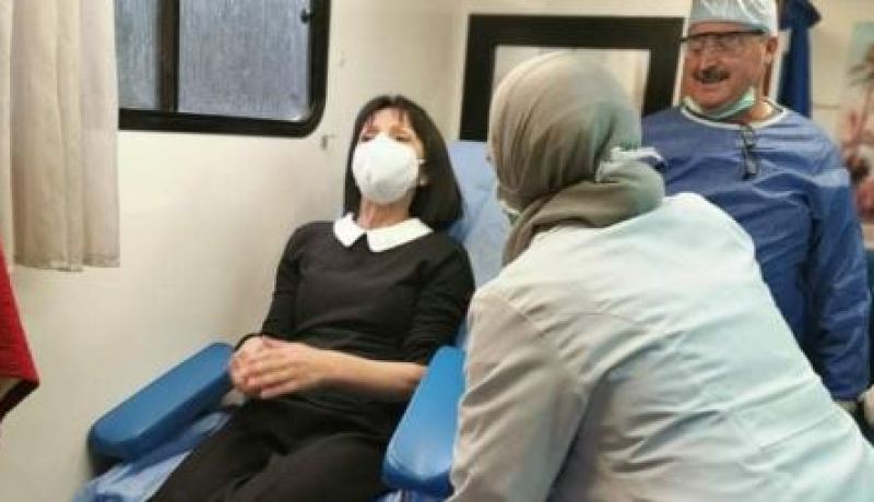 بالصور.. وزيرة البيئة تشرف على تنظيم حملة التبرع بالدم