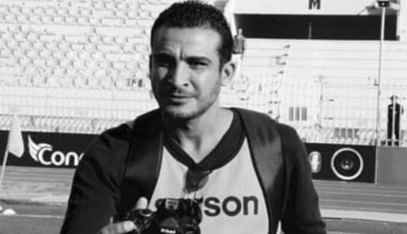 عائلة الصحفي المصور لم تفقد الأمل في العثور عليه