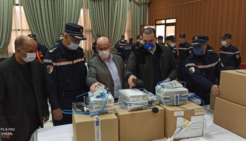 الأفسيو يهب معدات وأجهزة تعقيم لسيارات الإسعاف للحماية المدنية