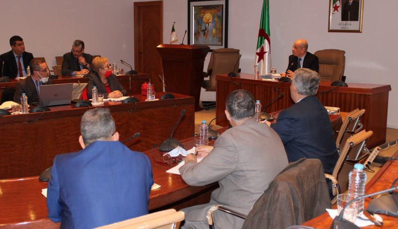 وزير الصناعة يدعو لتحسين جودة الإنتاج الصناعي الوطني والقدرة التنافسية