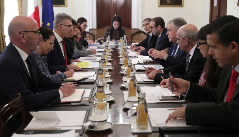 قيطوني يدعو الشركات المالطية للإستثمار في الجزائر