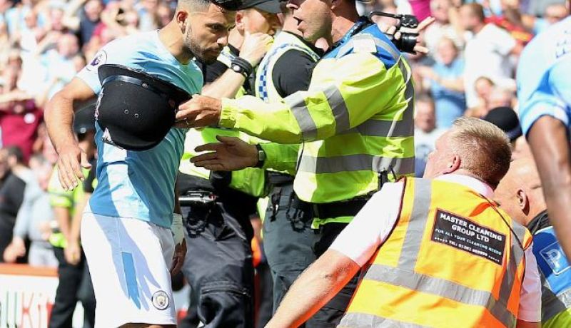 بالصور.. “أغويريو” يعتدي على رجل أمن في الملعب!