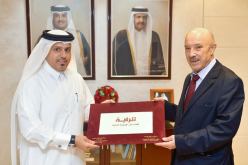 سفير الجزائر بقطر يبحث دور الاعلام الإيجابي في مرافقة مشاريع الاستثمار بين البلدين