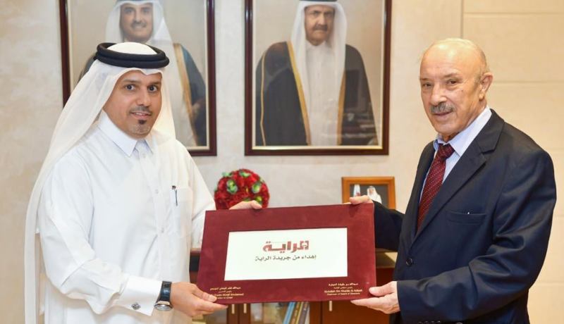 سفير الجزائر بقطر يبحث دور الاعلام الإيجابي في مرافقة مشاريع الاستثمار بين البلدين