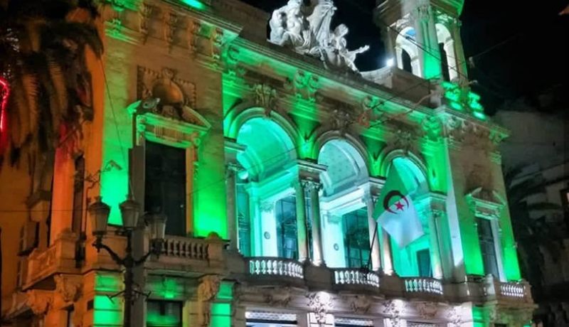 بالفيديو والصور.. وهران تكريم المسرحي عبد القادر علولة