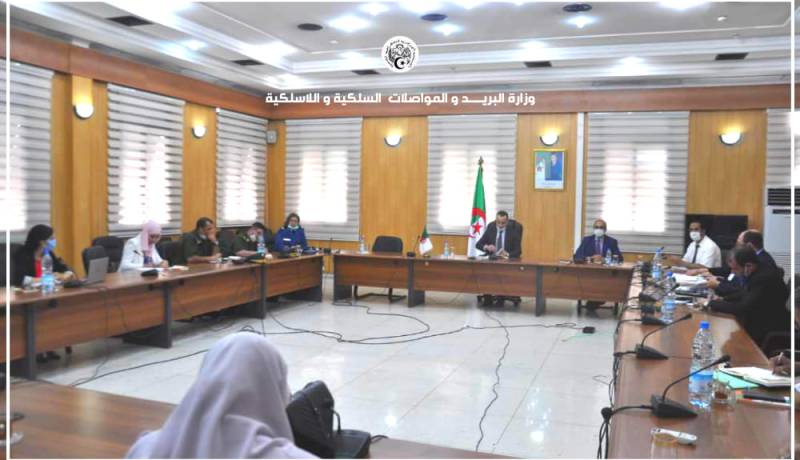 وزارة البريد تعقد اجتماعا تشاوريا حول إثراء دليل حماية الأطفال على الإنترنت