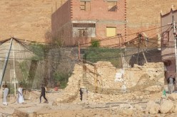 بالصور.. عمال سونلغاز ينهون ربط أكثر من 100 عائلة بحي البيات في غرداية بالكهرباء