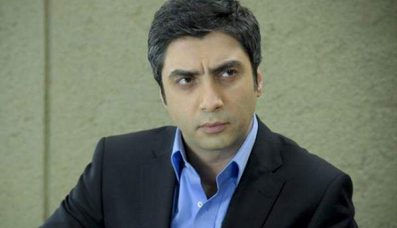 مراد علمدار يزور ضحايا زلزال الأزيغ بتركيا