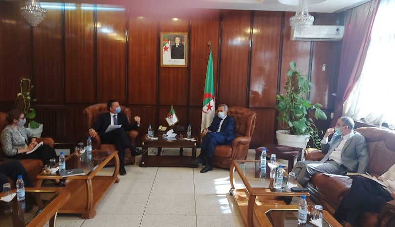 بن بوزيد يلتقي سفير بريطانيا لبحث جاهزية لقاح كورونا