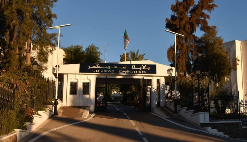 معسكر: توقيف بعض النشاطات التجارية بعد الارتفاع الملحوظ لعدد الإصابات بفيروس كورونا