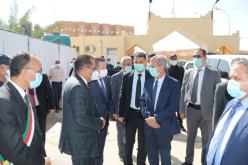 وزارة البيئة تسلم لوزير الصحة مستلزمات الوقاية والتعقيم لعمال الصحة ببشار وتندوف