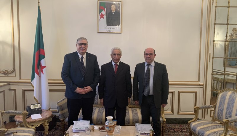 سفير الجزائر بفرنسا يجري محادثات مع رئيس غرفة التجارة الجزائرية الفرنسية