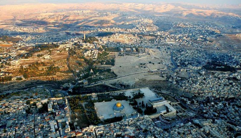 “تحيا القدس” يدشن بوصلة لا تشير إلى القدس