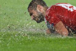 مباراة كرة قدم “حوض سباحة”