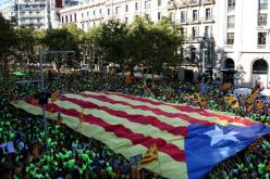 مئات الألاف يتظاهرون بشعار “كتالونيا مستقلة”