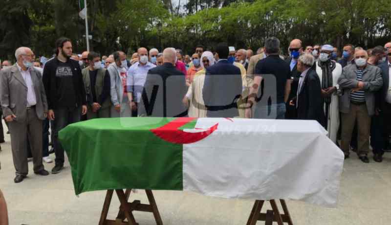 تشييع جثمان المجاهد واللواء السابق عبد السلام بوشارب بمقبرة العالية