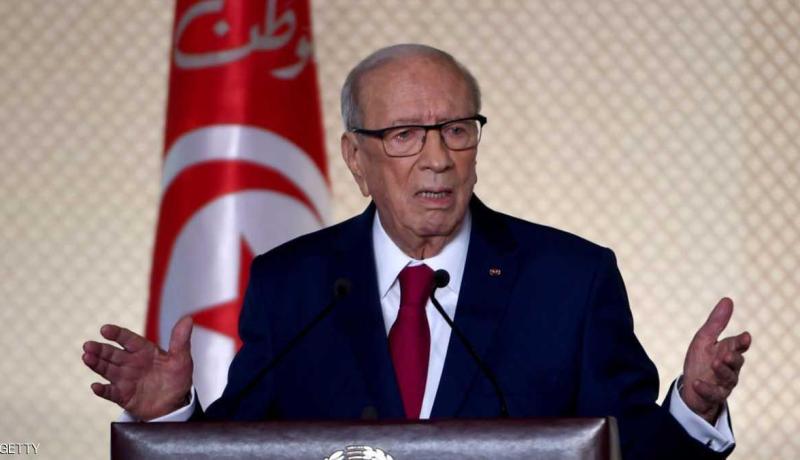 قايد السبسي يمدد حالة الطوارئ لسبعة أشهر إضافية في تونس
