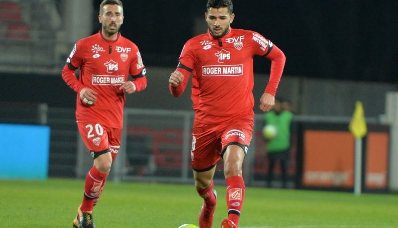 عبيد :”أعيش أوقاتا صعبة..”