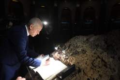 الرئيس التونسي يزور المتحف الوطني للمجاهد