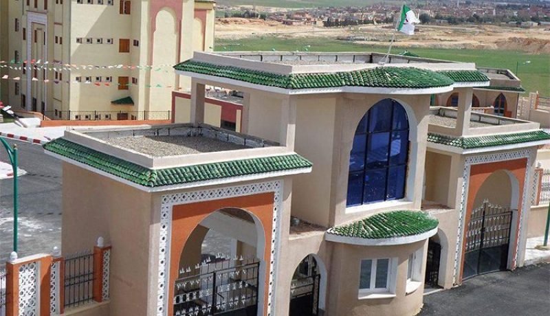 تيارت: طالب جامعي يحاول اقتحام إقامة الطالبات كن يحتفلن بعيد المرأة