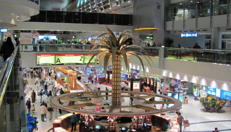 سفارة الجزائر بأبوظبي: اجراء فحص كورونا للجزائريين العالقين بدبي اليوم