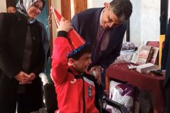 بالفيديو.. والي تلمسان يحضر عيد ميلاد طفل فقد أعضاءه وبصره بصعقة كهربائية