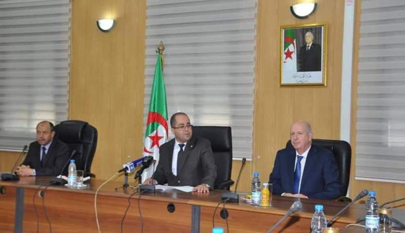 دافعا عن الجزائر بمحكمة “لاهاي”.. زغماتي وراوية وموزار يكرمون المحاميين  لعرابة وشملول