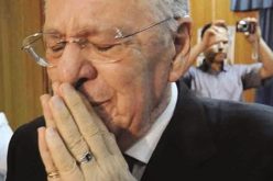 ولد عباس يبكي خلال مواجهته لأمين المال بالاتحاد الطبي الجزائري وهذا ما قاله