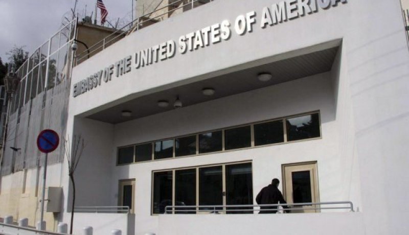 السفارة الأمريكية تدعو مواطنيها بالجزائر إلى المغادرة عبر شركات الطيران الأوروبية