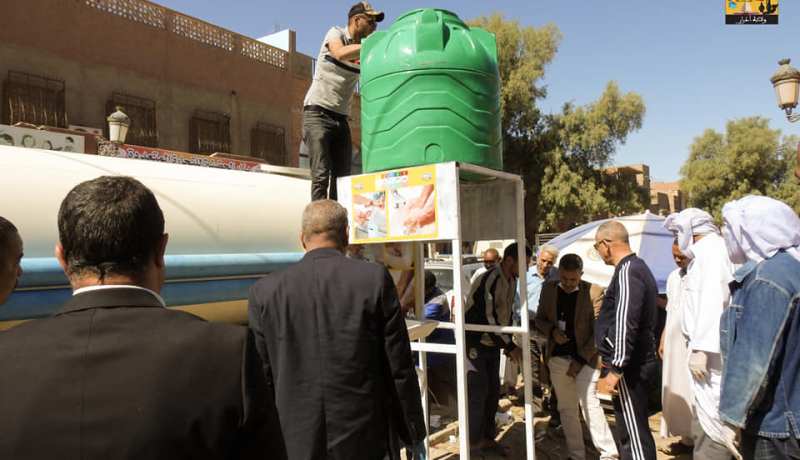 أدرار: وضع 5 خزانات مياه معالجة مزودة بسوائل التعقيم بالسوق اليومي للخضر والفواكه بودة