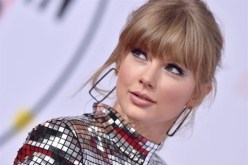 تايلور سويفت تتبرع بـ3 آلاف دولار لمعجبيها ممن تضرروا من  كورونا