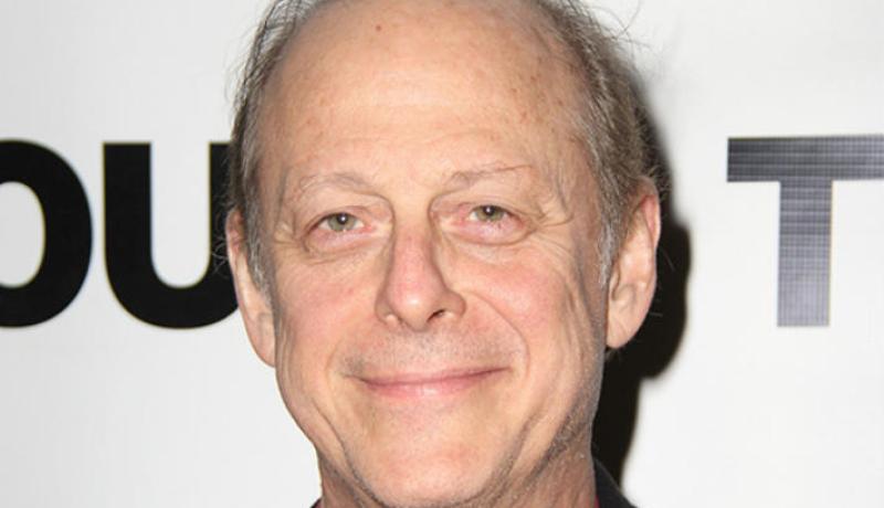 وفاة الممثل الأمريكي العالمي مارك بلوم بفيروس كورونا