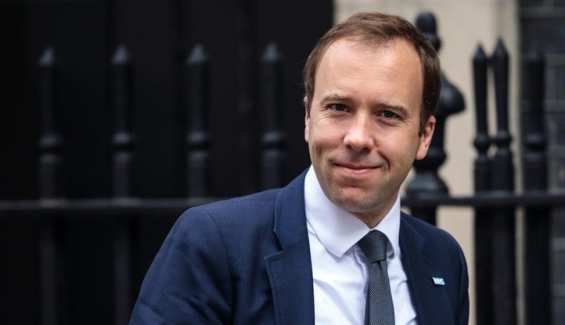 وزير الصحة البريطاني يعلن إصابته بفيروس كورونا