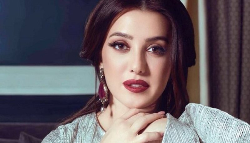 كندة علوش تحتفل بعيد ميلادها “أون لاين” اليوم بسبب كورونا