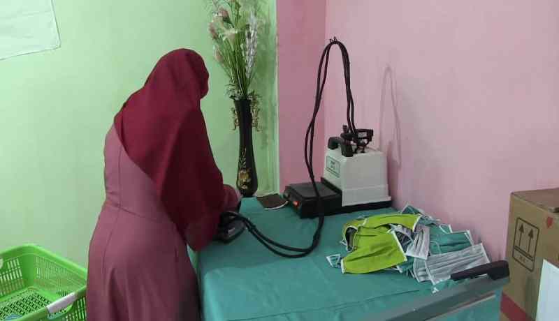 غرداية :نساء جمعية العزم يخيطون 100 الف كمامة لتسليمها لسكان البليدة