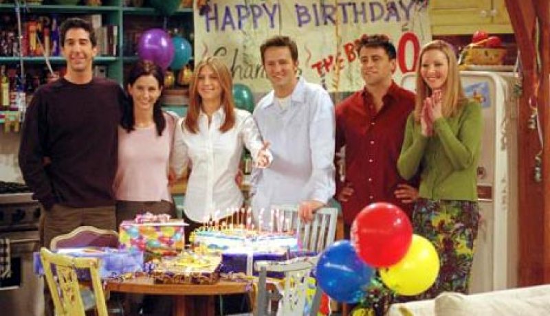 أبطال مسلسل friends يعلنون اجتماعهم مجددا