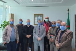 تجميد العمل برخص نقل السلع والبضائع بالنسبة للفلاحين والموزّعين و تجّار التجزئة