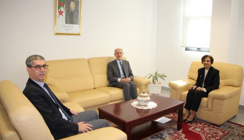 مدير المعهد الدبلوماسي يستقبل سفير المكسيك لدى الجزائر