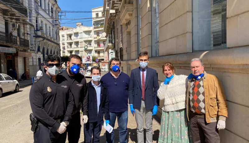 بالصور.. الرعايا الاسبانيون يتجهون من وهران نحو العاصمة تحسبا لمغادرتهم الجزائر غدا