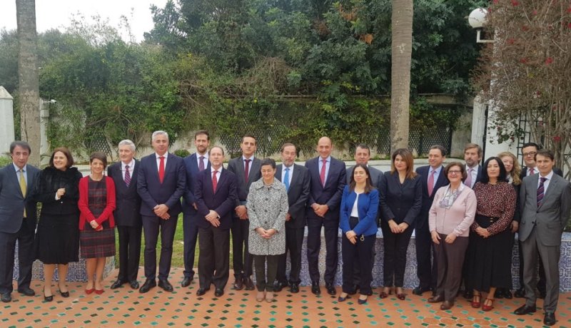 وزيرة الخارجية الإسبانية تبحث فرص الاستثمار في الجزائر مع رجال أعمال إسبان