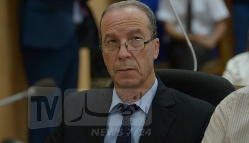 البحث عن المسافرين الذين كانوا بالطائرة القادمة من إيطاليا