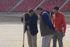 والي وهران يشرف على عملية زرع العشب الطبيعي بالمركب الأولمبي 40 ألف مقعد